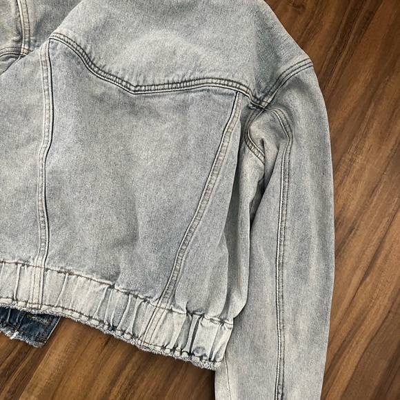 BlankNYC Light Wash Denim Jacket - Picture 8 of 8